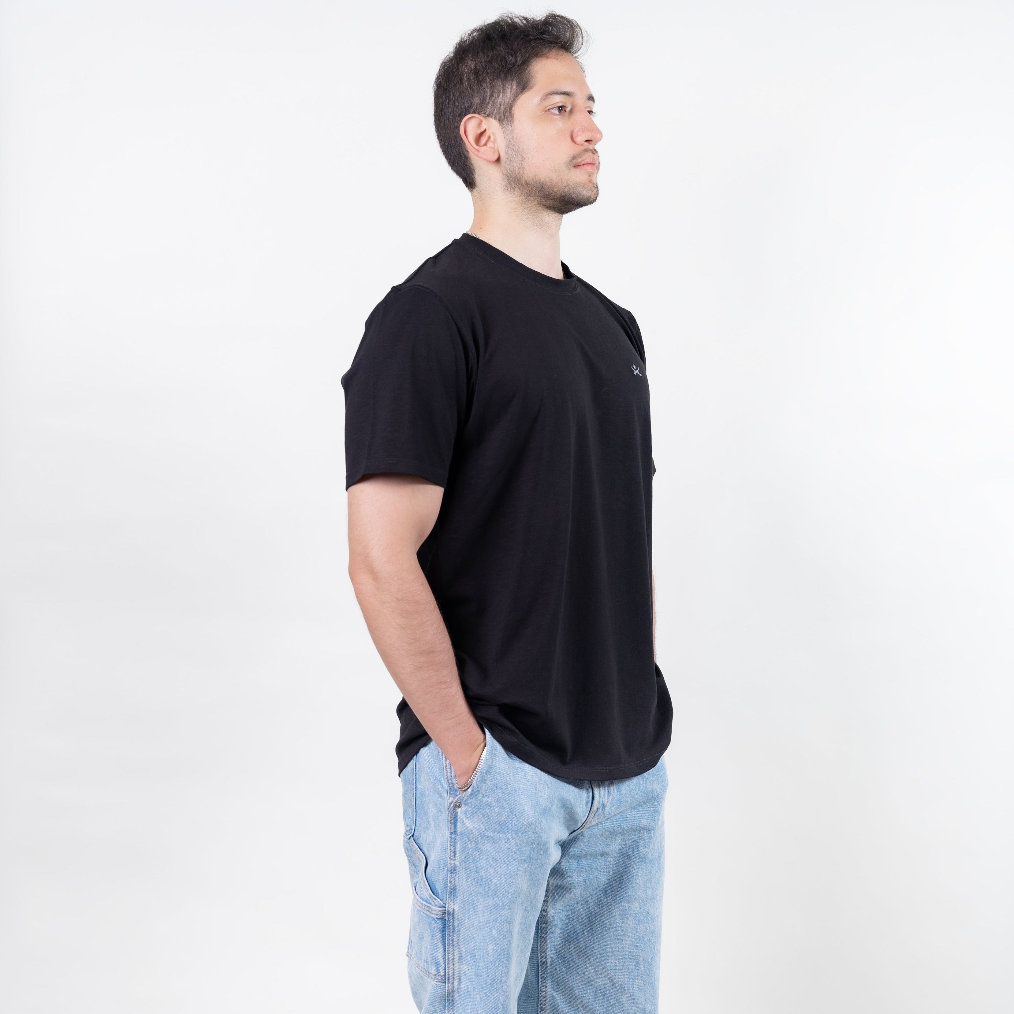 Camiseta Básica - Negra
