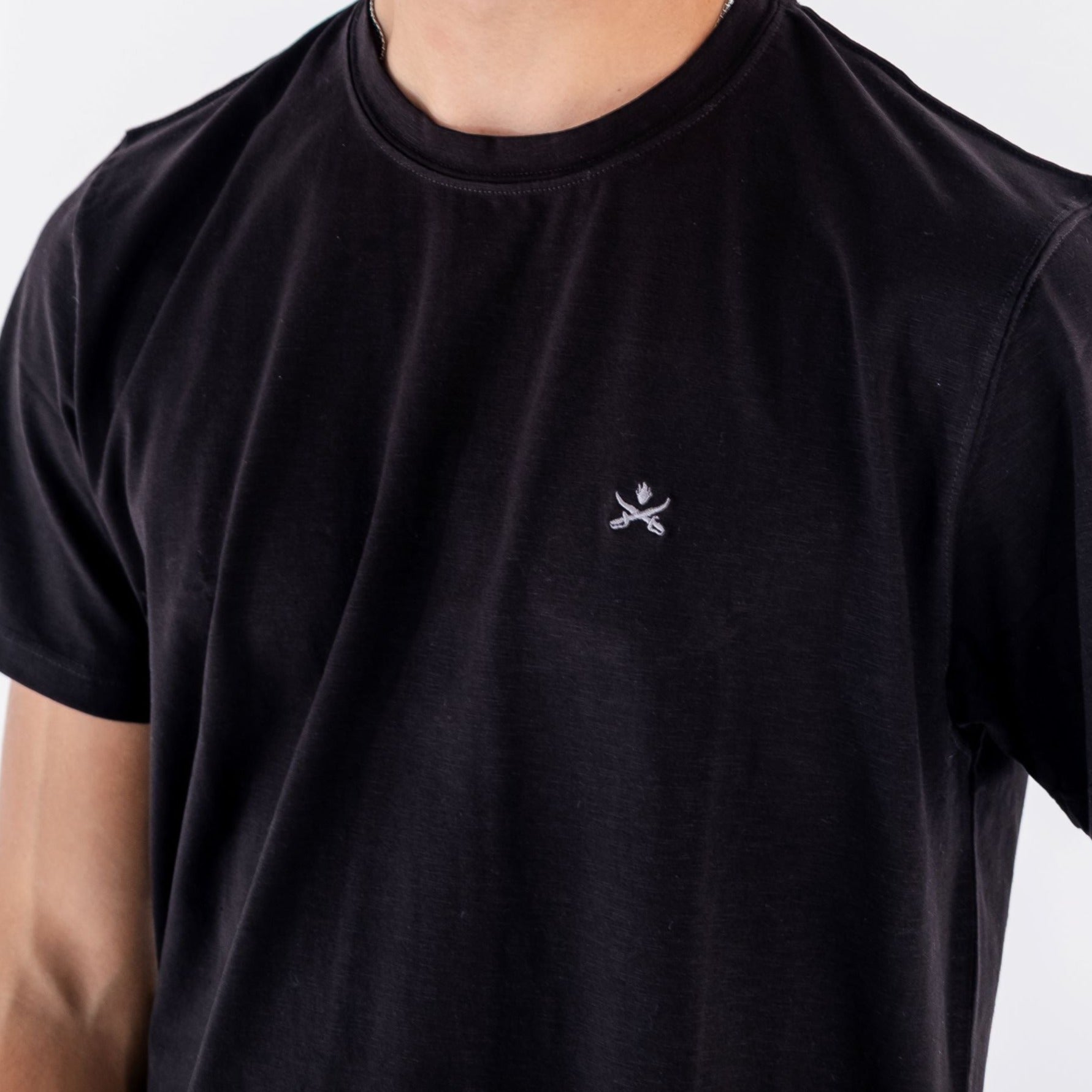 Camiseta Básica - Negra