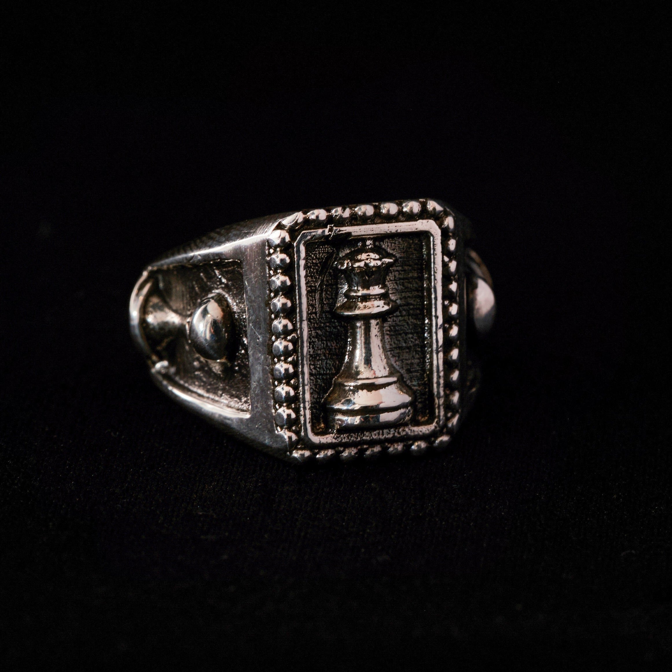 ANILLO QUEEN