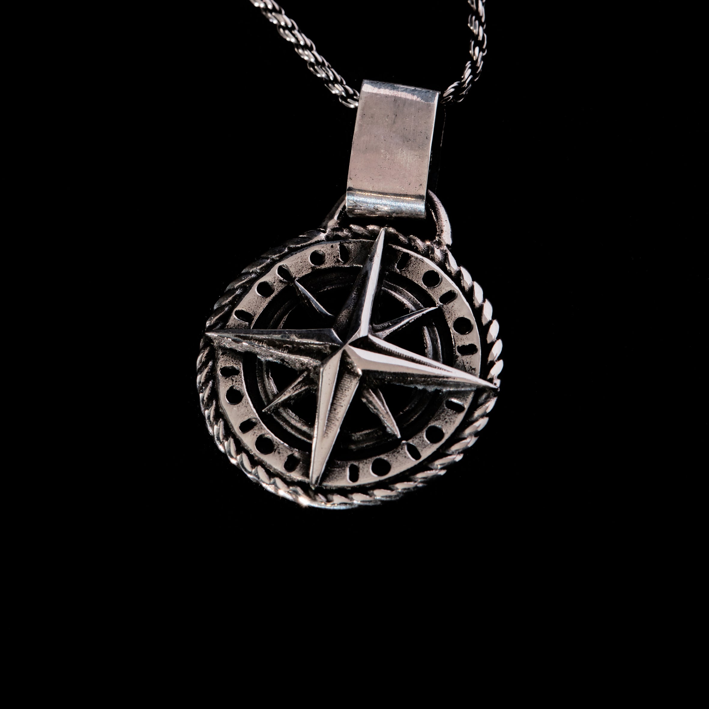 DIJE ROSA DE LOS VIENTOS